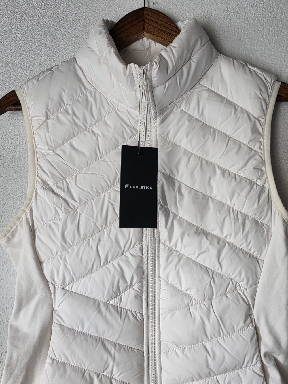NWT Fabletics White Quilted Puffer Vest Zip Front Size M - Picture 7 of 8